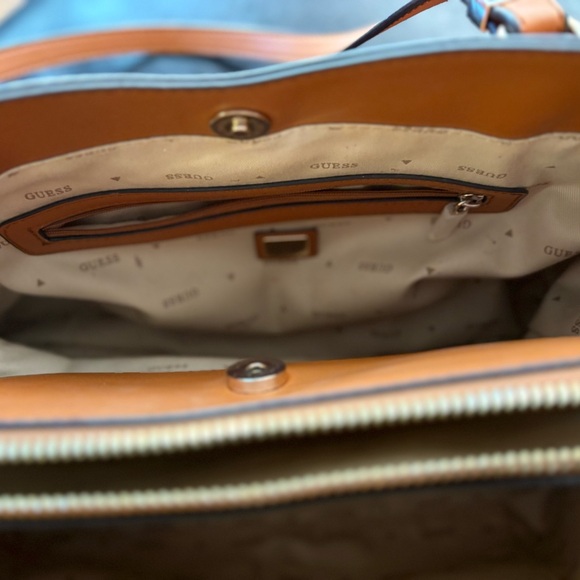 GUESS tan bag 💼 - Picture 5 of 9